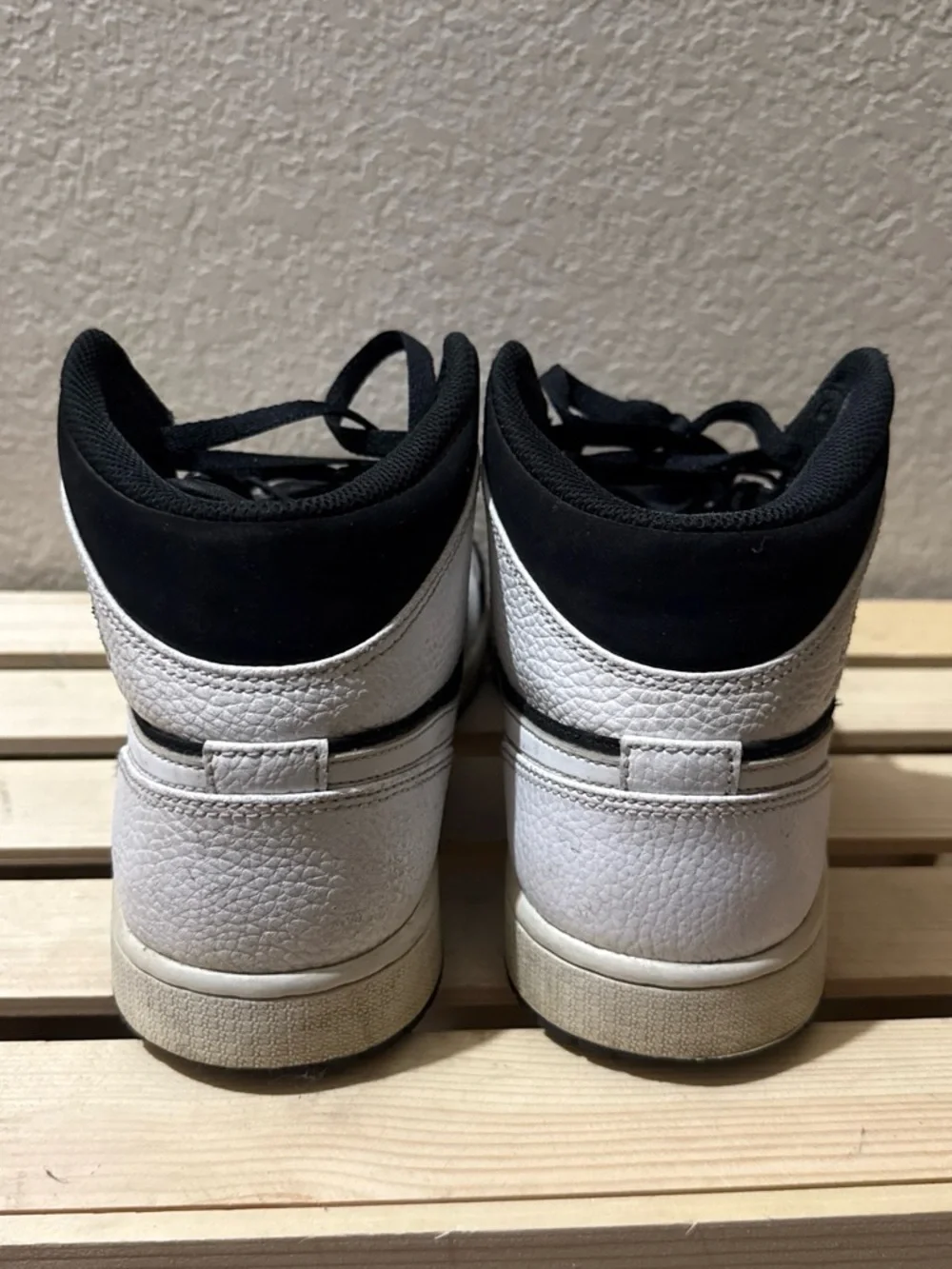 Jordan 1 mid “yin yang”